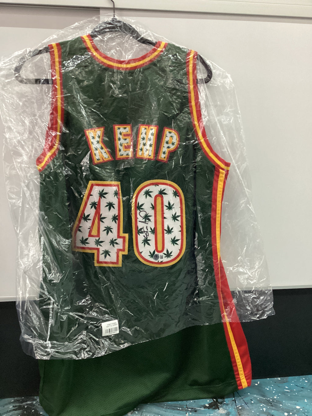 Signed Jersey - Seattle - Kemp - #40