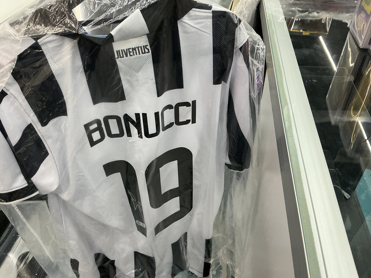 Signed Juventus FC Bonucci Jersey #19