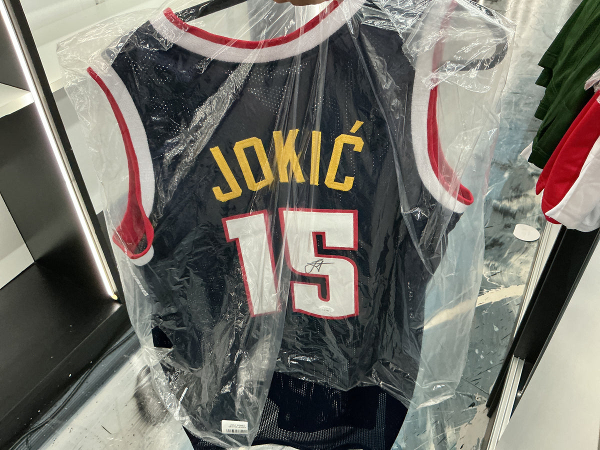 Signed Denver Nuggets #15 Jokić Jersey