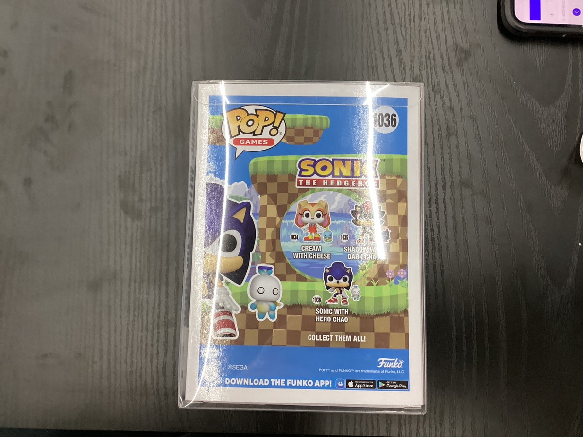 Funko Pop 1036 6 inch - Sonic with Hero Chao - Signed by Wally Wingert