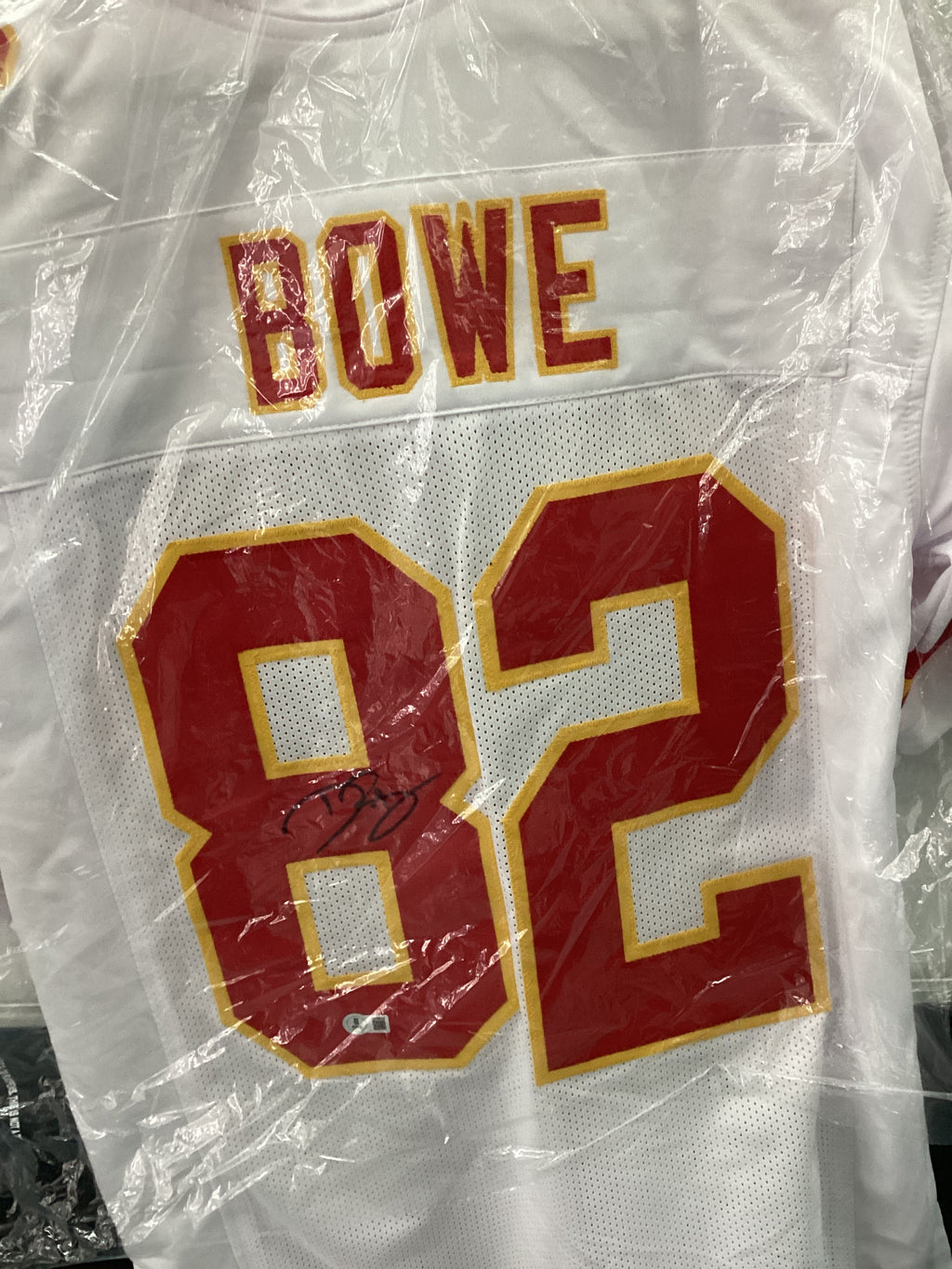 Signed Jersey - Chiefs - Bowe - #82