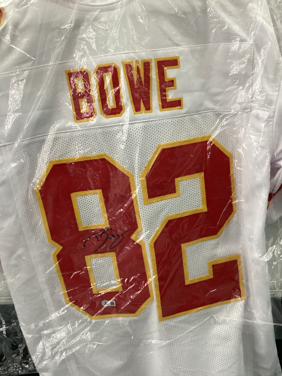 Signed Jersey - Chiefs - Bowe - #82