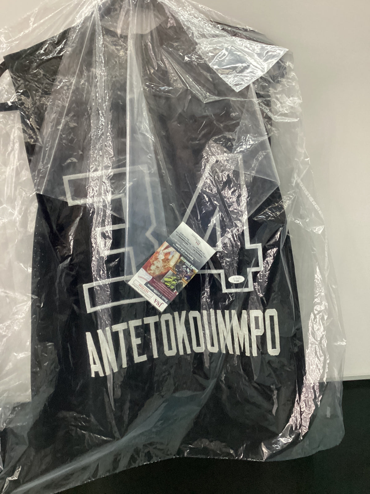 Signed Jersey - Milwaukee - Antetokounmpo - # 34